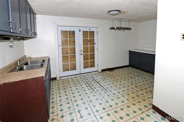 $37,900 | 5381 Bermuda Drive, Normandy, MO 63121