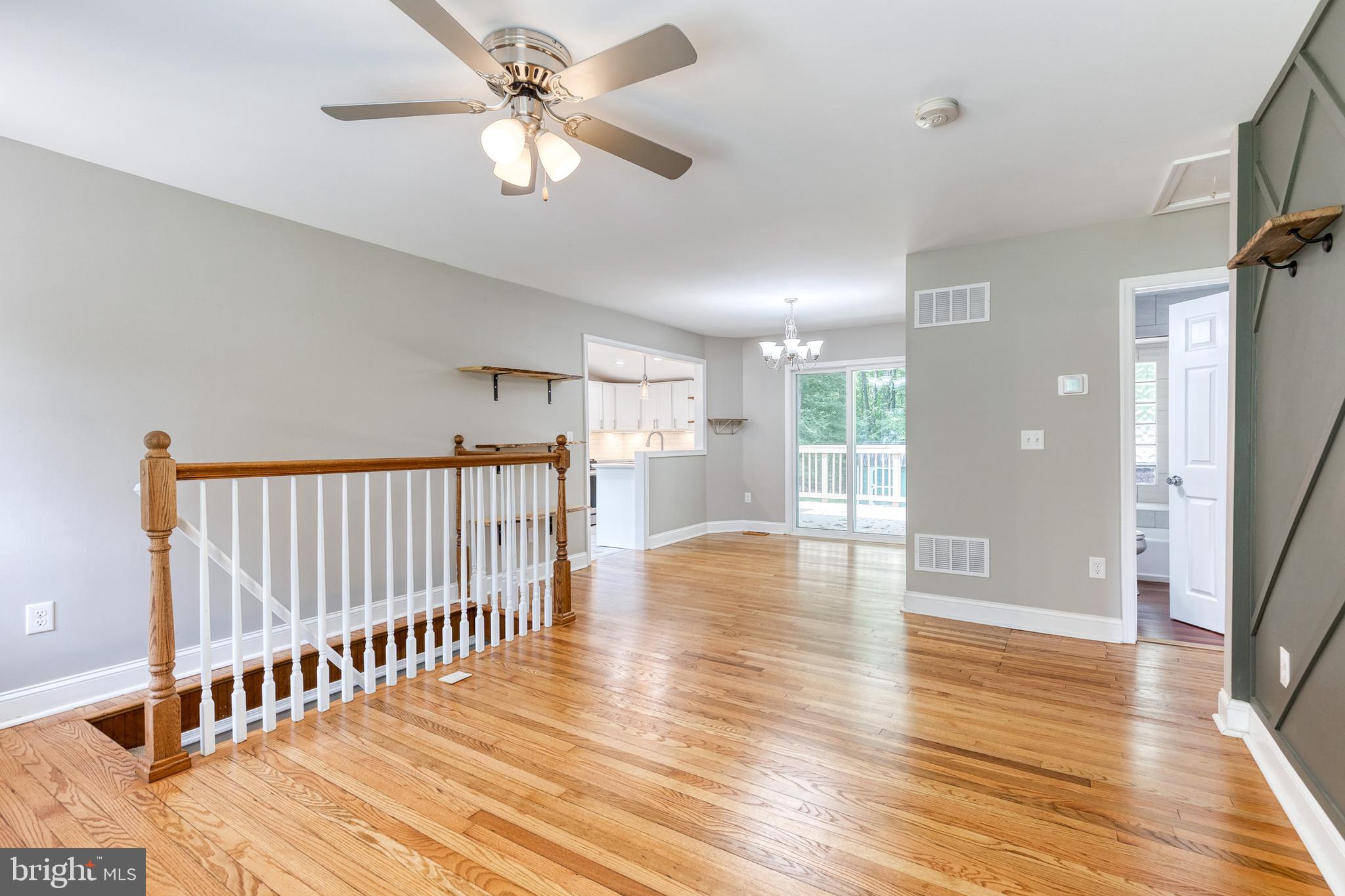 6922 Hollenberry Road Sykesville, MD 21784 - Photo 4 of 19 Living Room