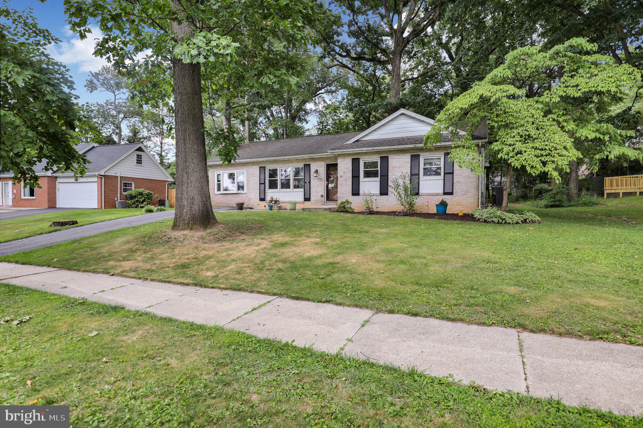 38 Cedarwood Road Reading, PA 19610 - Photo 2 of 35 360_9338