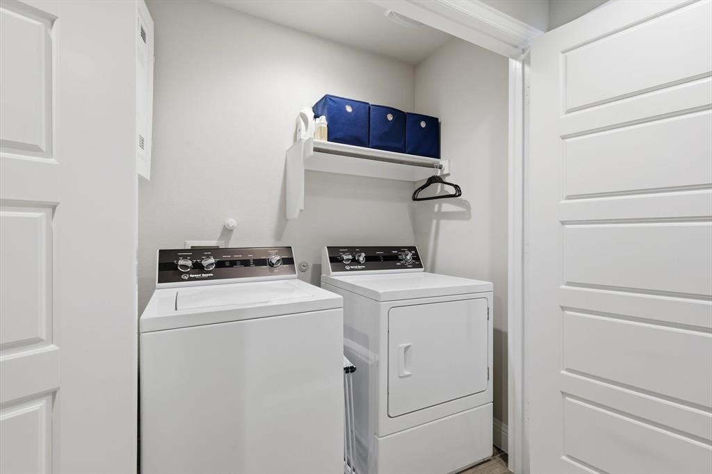 6092 Bursey Road Watauga, TX 76148 - Photo 15 of 23 a utility room with dryer and washer