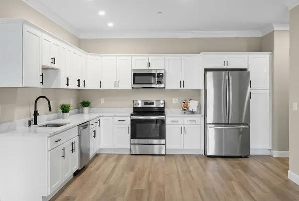 $489,900 | 10100 South Willow Street, Unit 208, Manchester, NH 03109