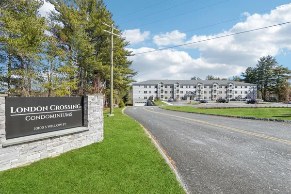 $489,900 | 10100 South Willow Street, Unit 208, Manchester, NH 03109