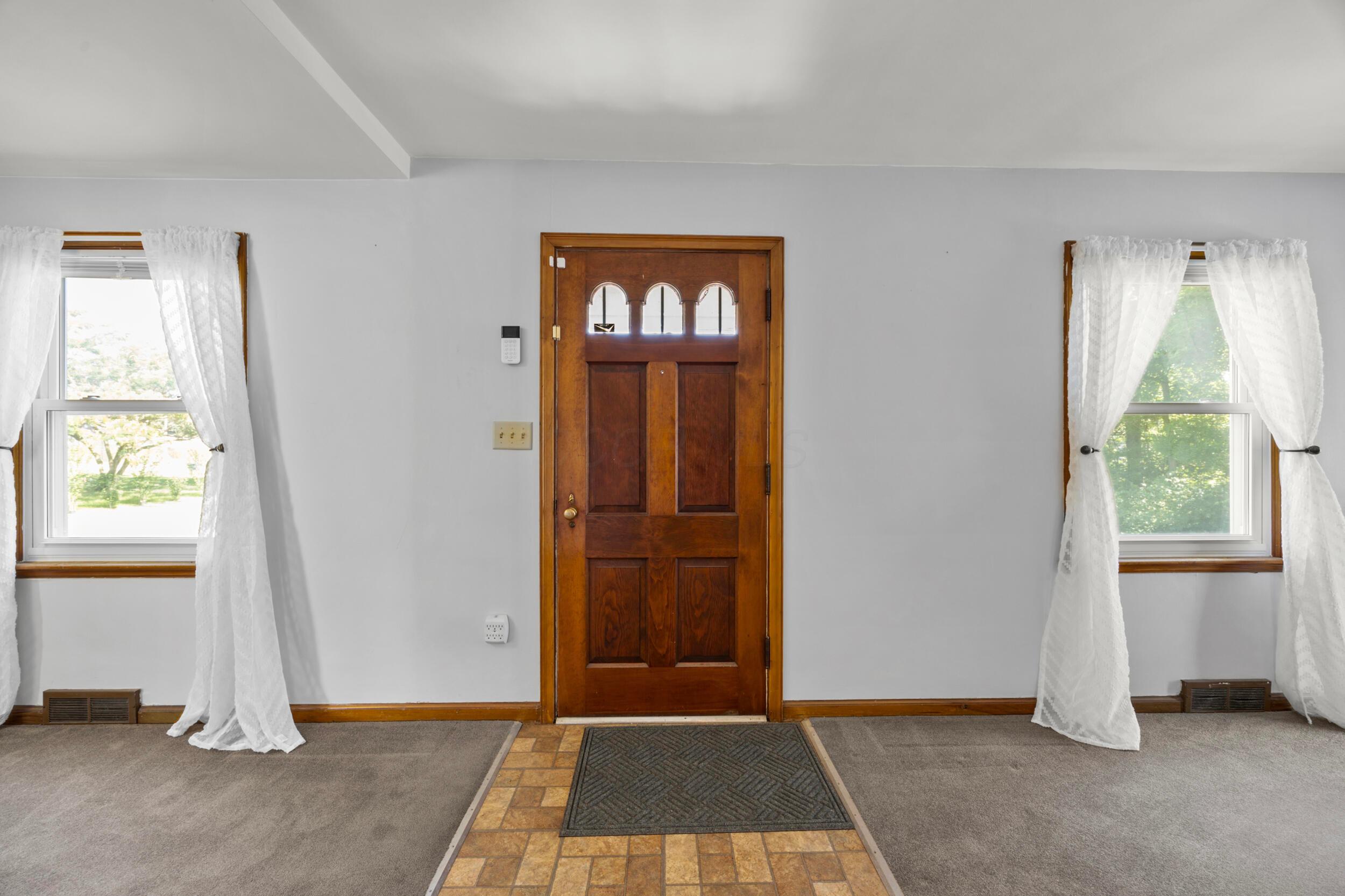 3309 Clime Road Columbus, OH 43223 - Photo 8 of 29 12_4x3a6081
