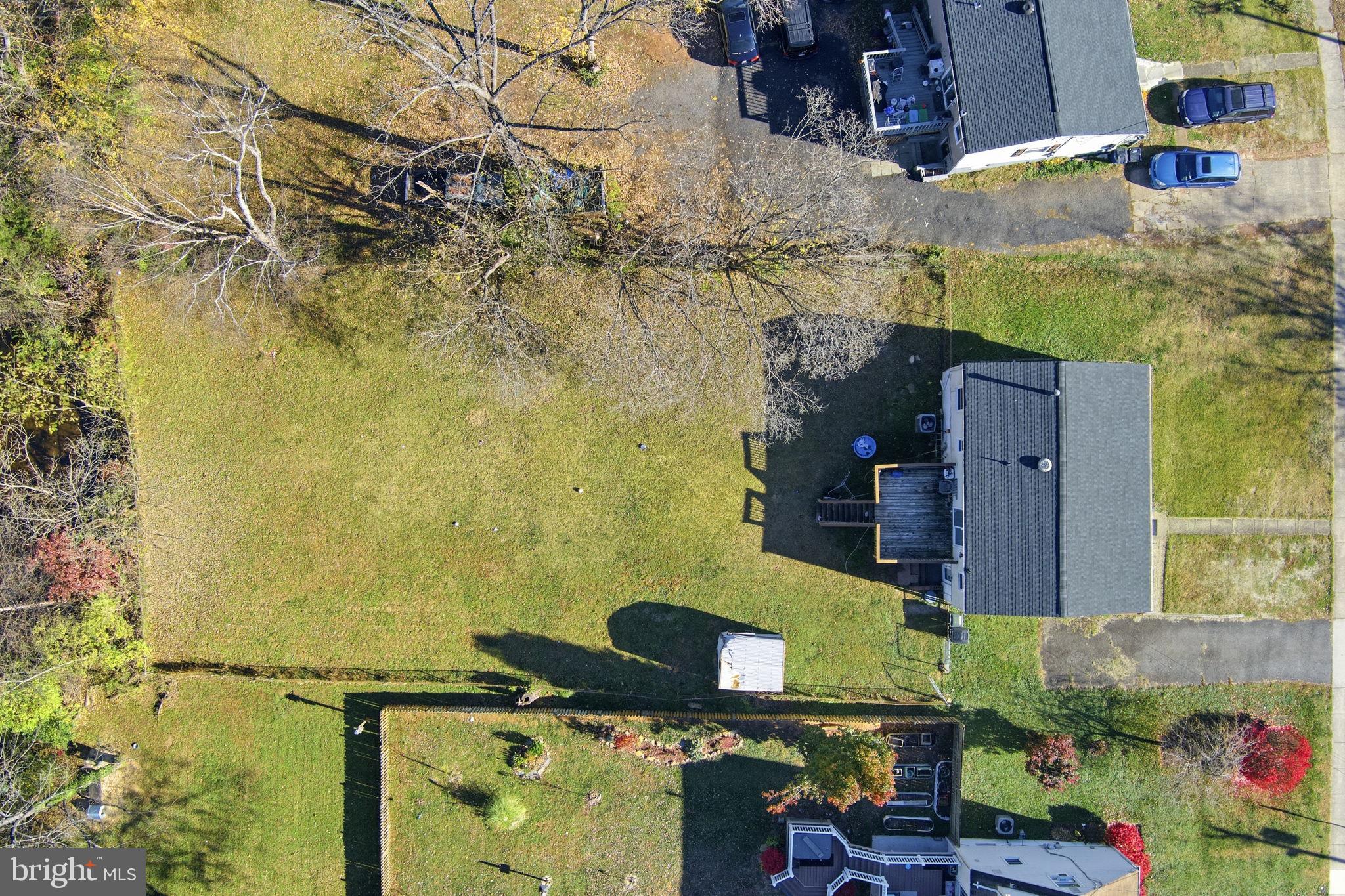7812 Amherst Drive Manassas, VA 20111 - Photo 31 of 36 an aerial view of a house with a yard