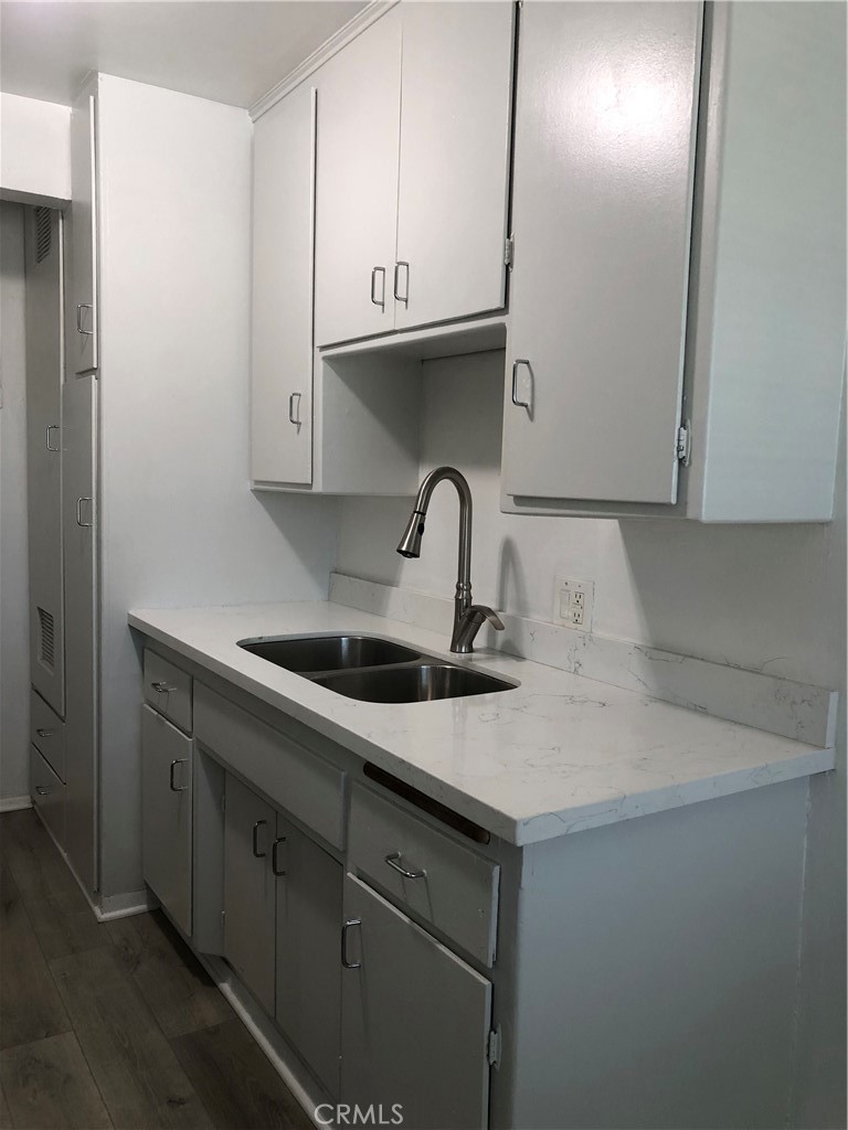 409 California Street, Unit 5 Huntington Beach, CA 92648 - Photo 4 of 13