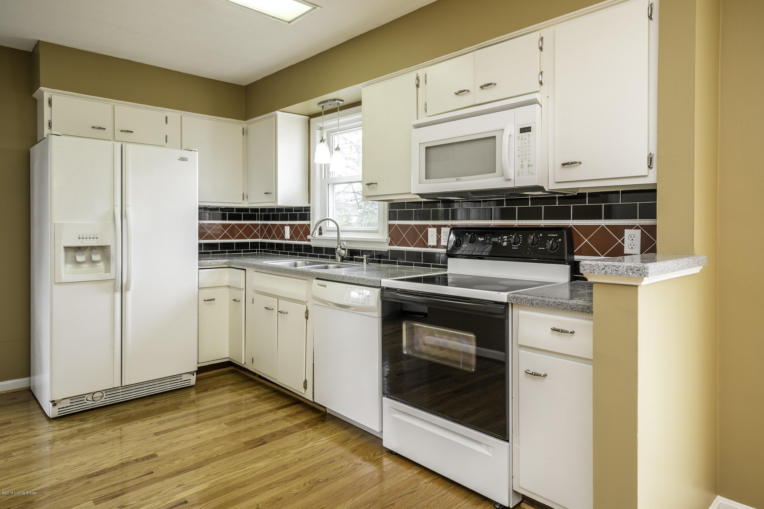8214 Delido Road Louisville, KY 40219 - Photo 11 of 53 10