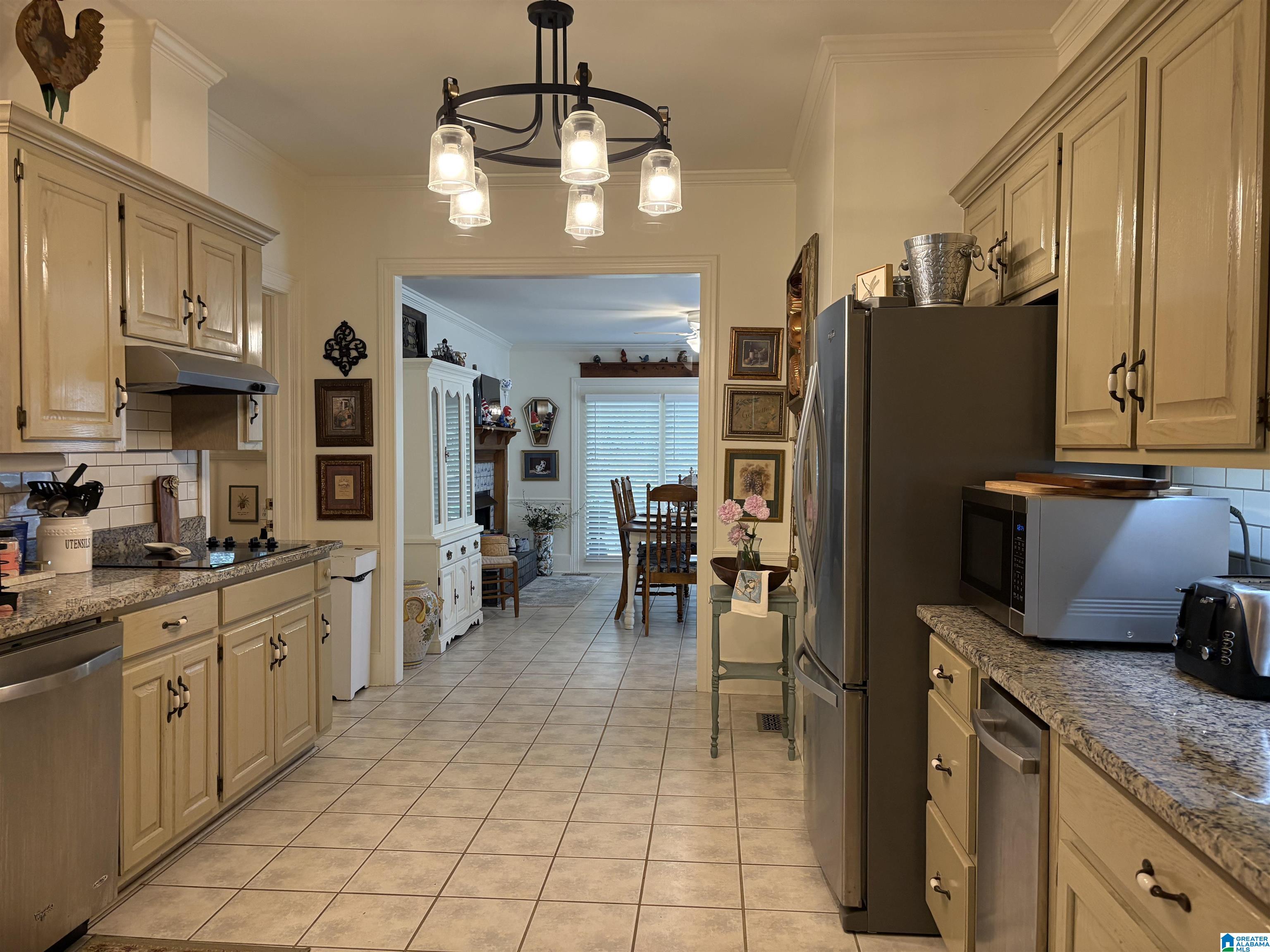 307 Crestview Road Anniston, AL 36207 - Photo 3 of 38