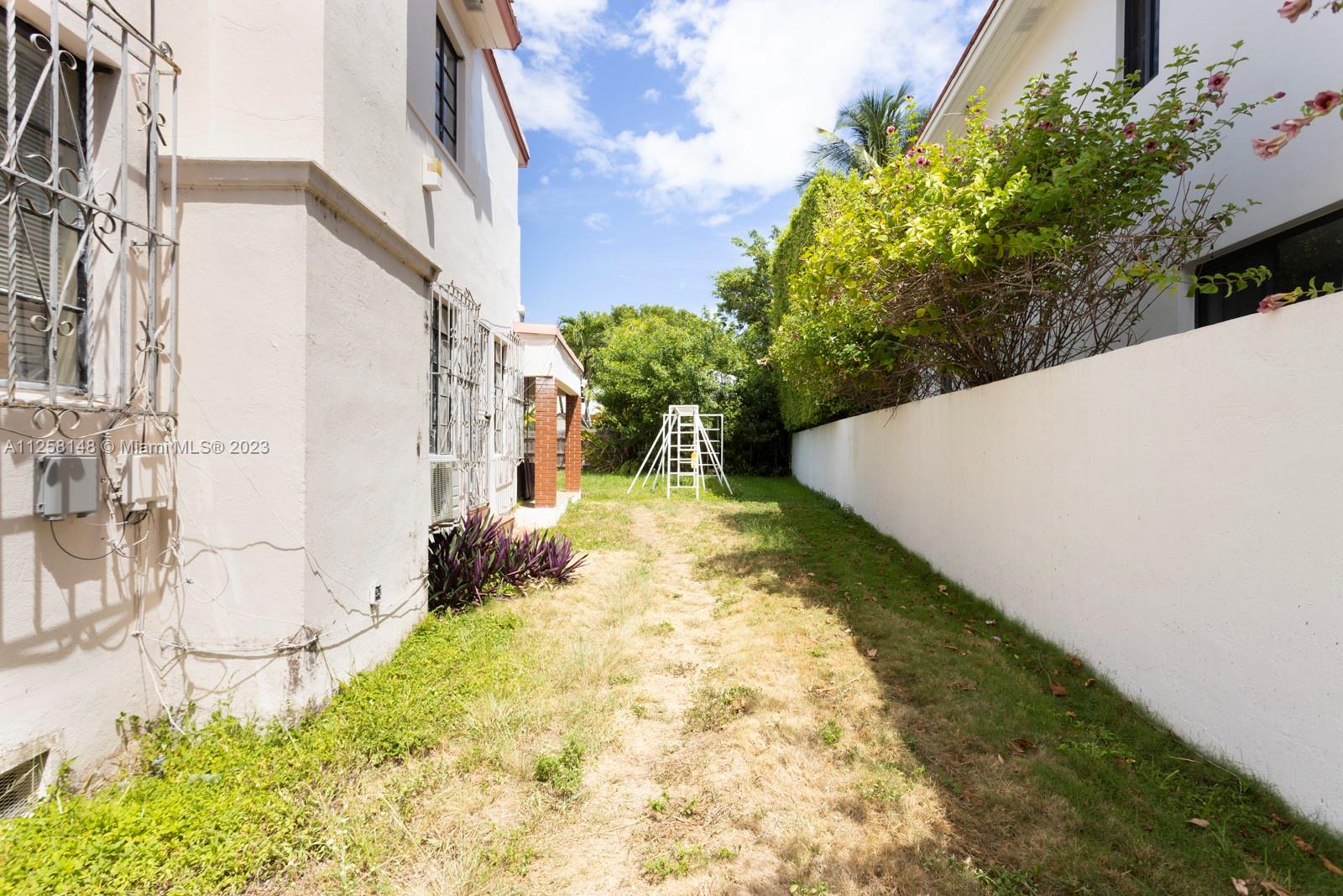 2075 North Bay Road Miami Beach, FL 33140 - Photo 9 of 9