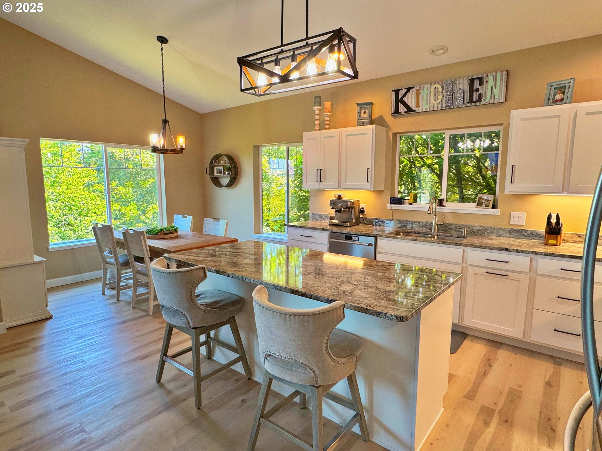 1118 South 11th Street Coos Bay, OR 97420 - Photo 11 of 46