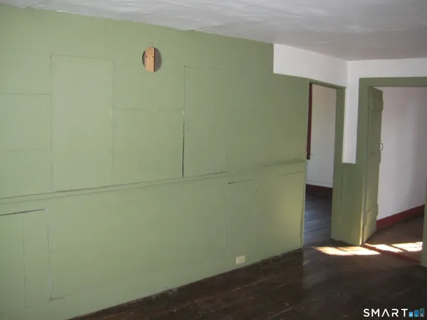 $250,000 | 8 Vergason Avenue, Norwich, CT 06360