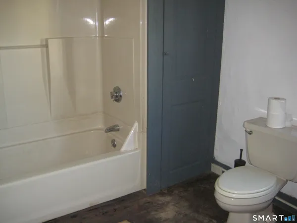 $250,000 | 8 Vergason Avenue, Norwich, CT 06360