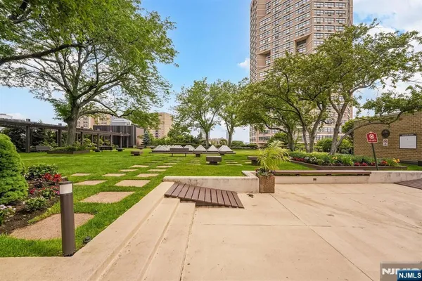 $465,000 | 7004 Boulevard East, Unit 28C, Guttenberg, NJ 07093