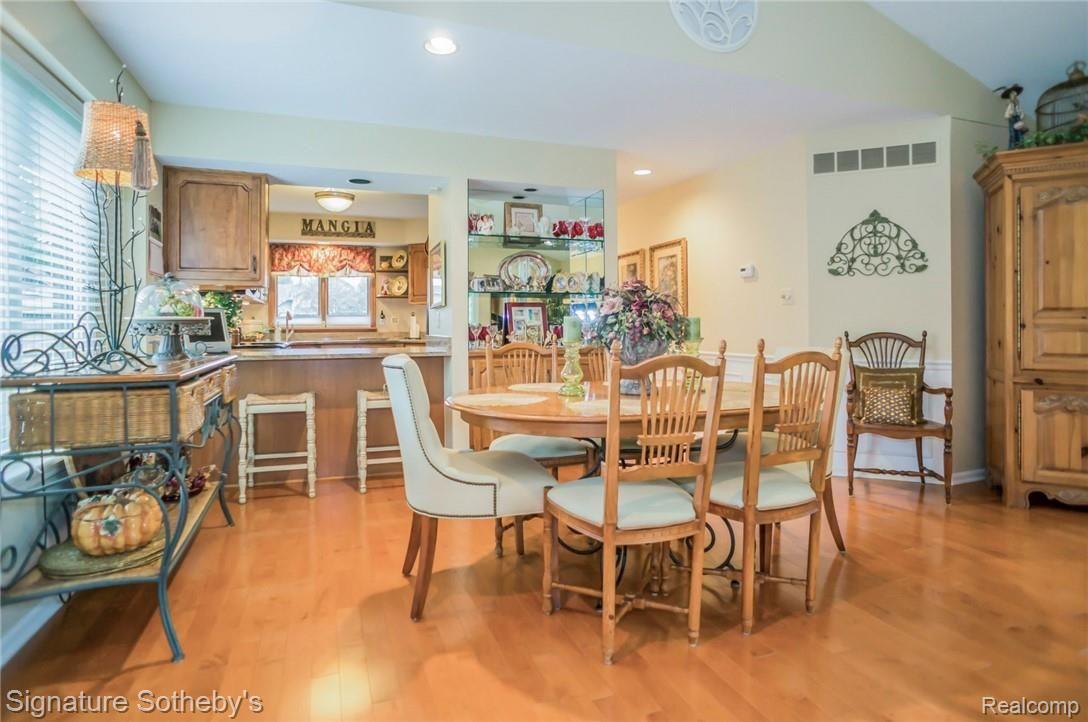 3104 Rivers Edge Drive Wayne, MI 48184 - Photo 6 of 26 redr2.jpg