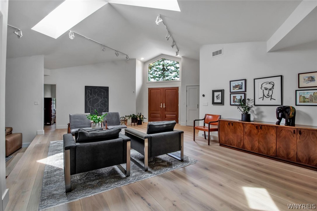 60 Timberlane Drive Amherst, NY 14221 - Photo 7 of 50