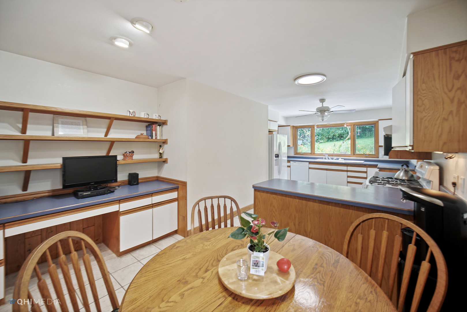 39W212 Happy Hills Road St. Charles, IL 60175 - Photo 8 of 28