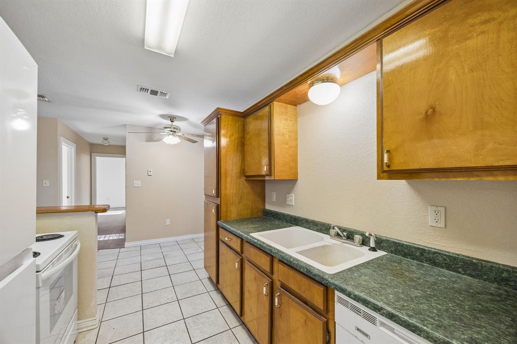 1104 East High Street Terrell, TX 75160 - Photo 17 of 28 1106
