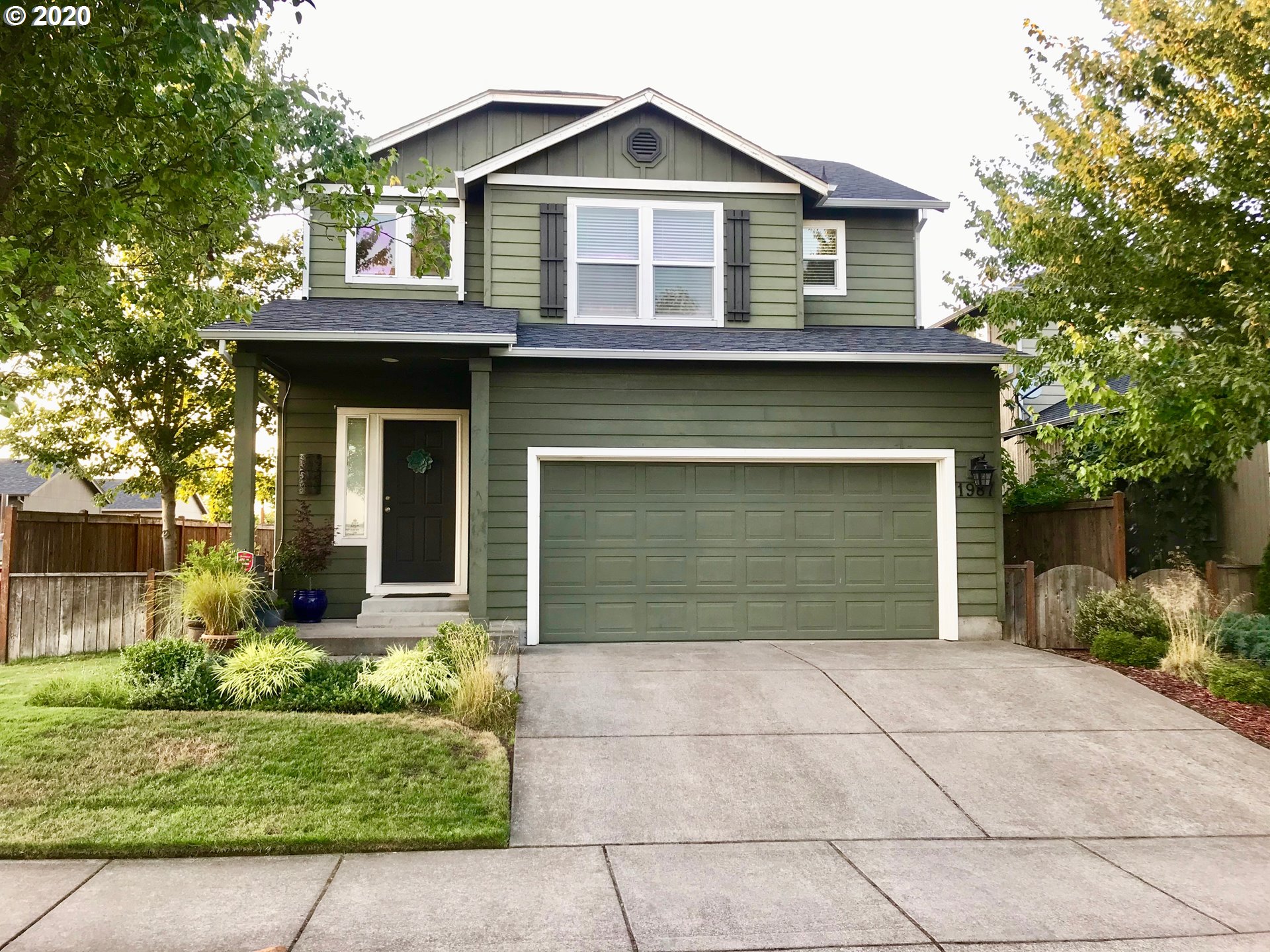 1987 Adelman Loop Eugene, OR 97402 - Photo 1 of 27 Gallery Image 1