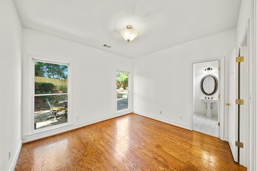 1560 Oak Park Cove Decatur, GA 30033 - Photo 16 of 33