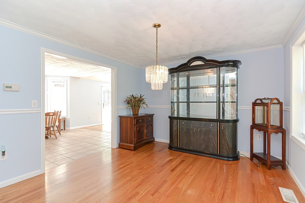 32 Riverhurst Road Billerica, MA 01821 - Photo 11 of 41