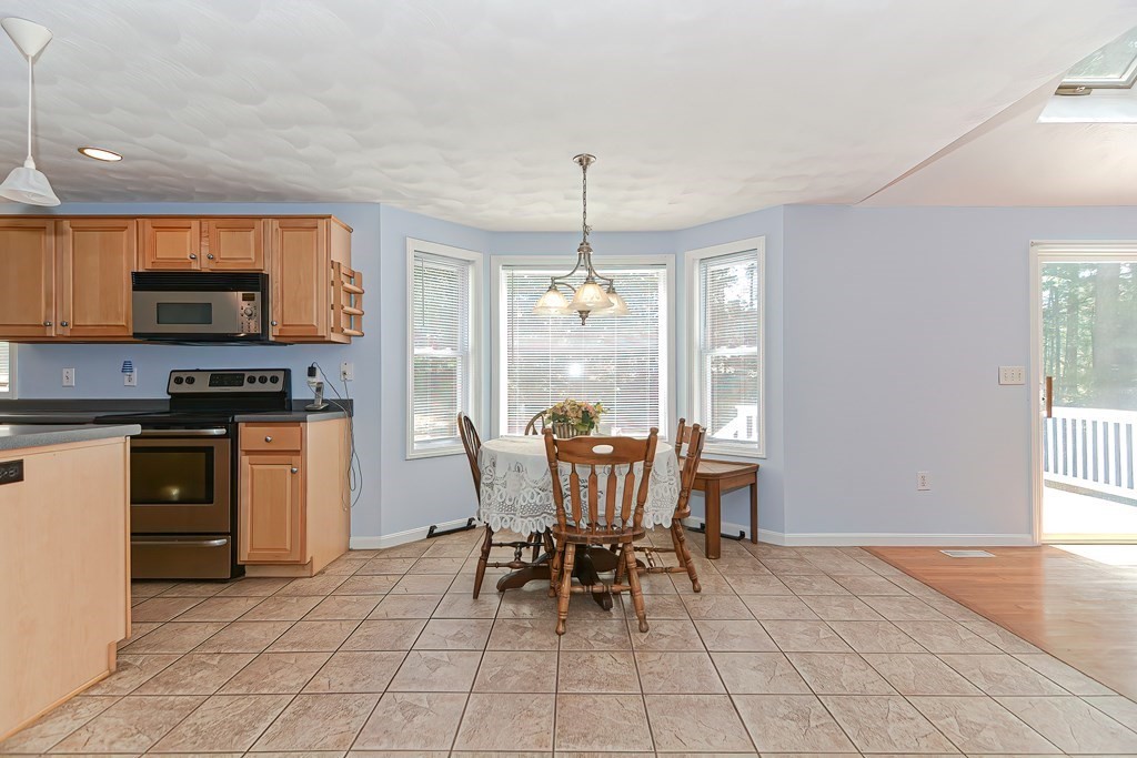 32 Riverhurst Road Billerica, MA 01821 - Photo 13 of 41