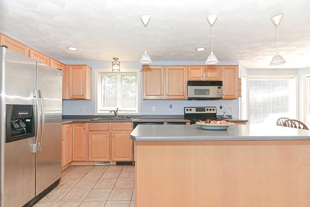 32 Riverhurst Road Billerica, MA 01821 - Photo 14 of 41