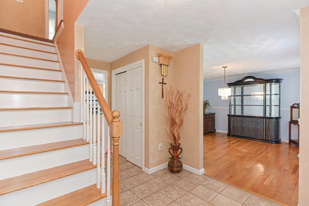 32 Riverhurst Road Billerica, MA 01821 - Photo 5 of 41