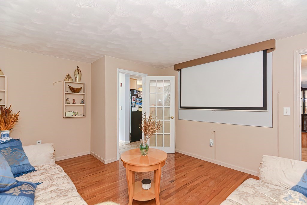 32 Riverhurst Road Billerica, MA 01821 - Photo 6 of 41