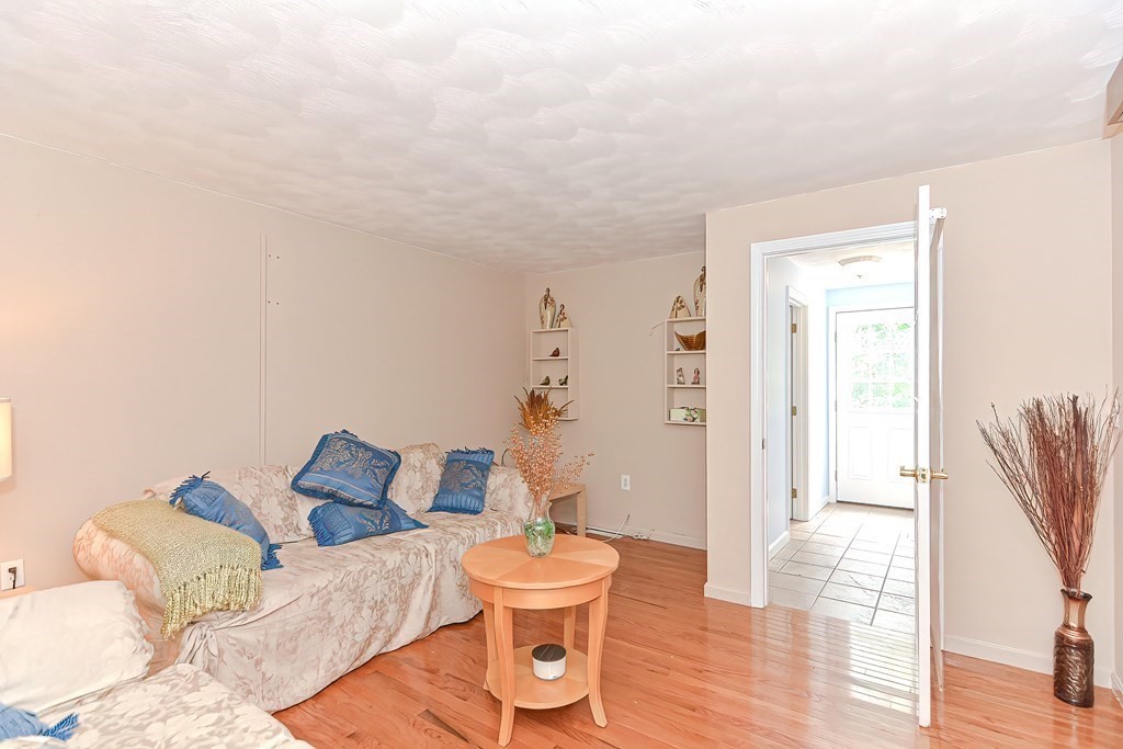 32 Riverhurst Road Billerica, MA 01821 - Photo 8 of 41