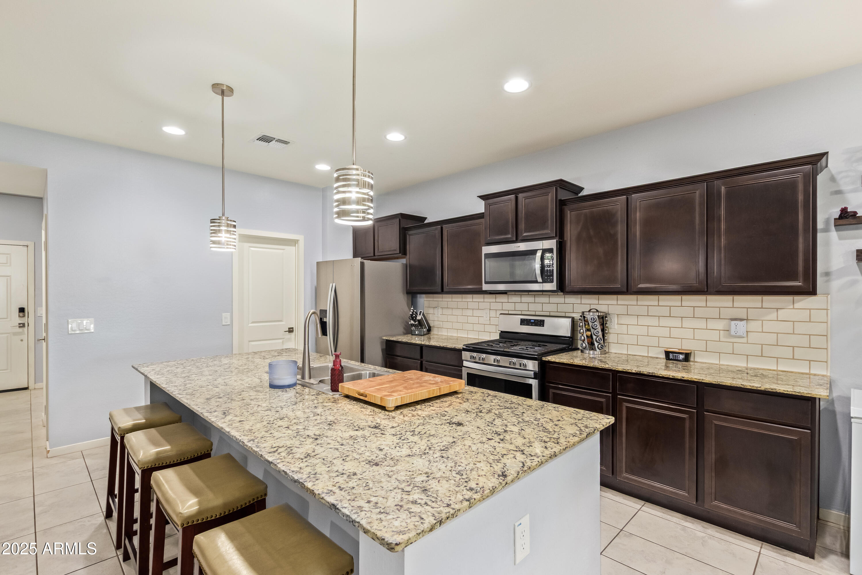 9836 West Atlantis Way Tolleson, AZ 85353 - Photo 6 of 41 68fb26_13 - Atlantis