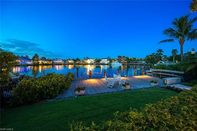 $15,850,000 | 221 Aqua Court, Naples, FL 34102