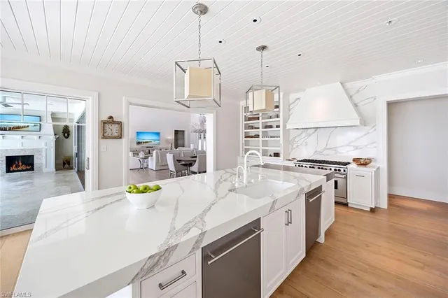 $15,850,000 | 221 Aqua Court, Naples, FL 34102