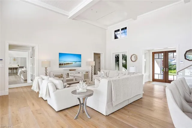 $15,850,000 | 221 Aqua Court, Naples, FL 34102