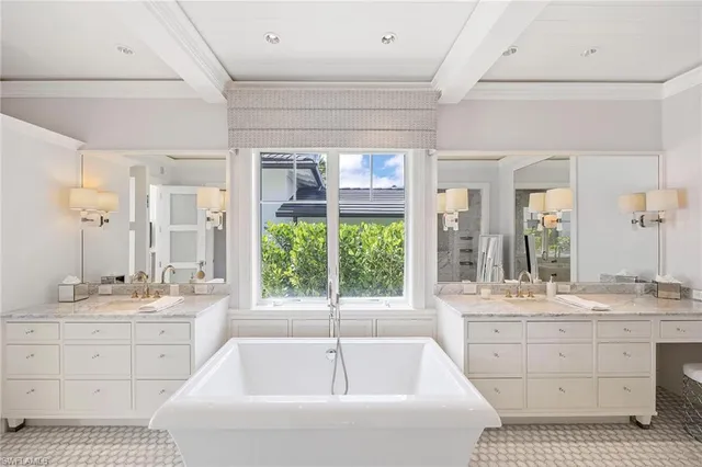 $15,850,000 | 221 Aqua Court, Naples, FL 34102