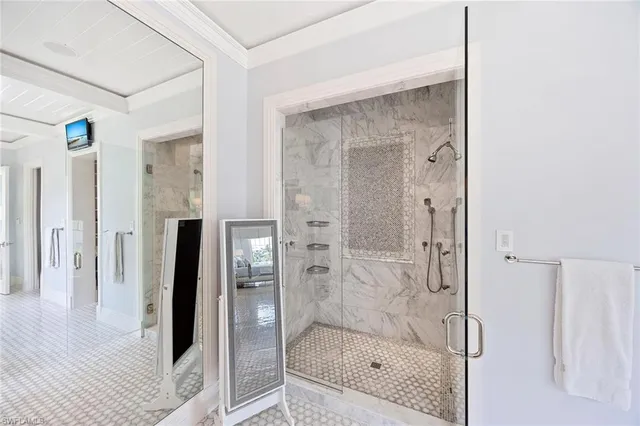 $15,850,000 | 221 Aqua Court, Naples, FL 34102