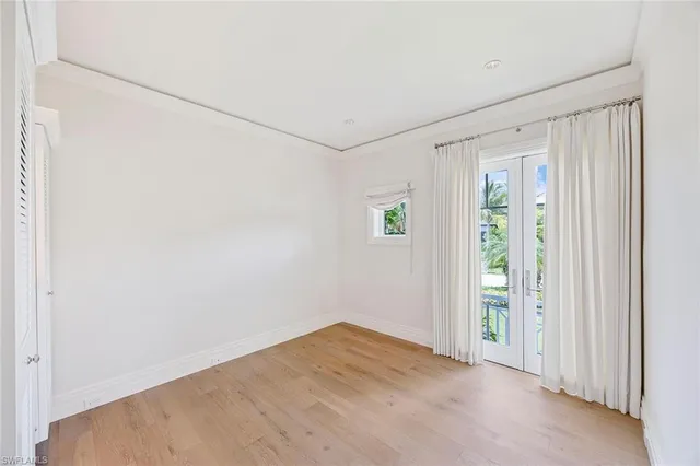 $15,850,000 | 221 Aqua Court, Naples, FL 34102