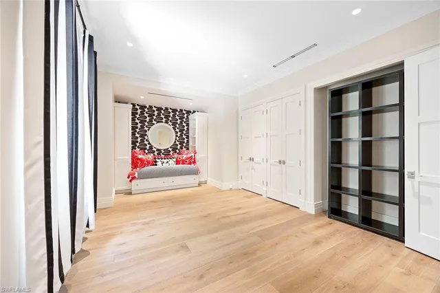 $15,850,000 | 221 Aqua Court, Naples, FL 34102