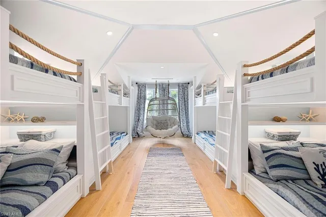 $15,850,000 | 221 Aqua Court, Naples, FL 34102