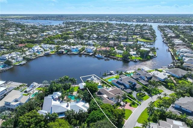 $15,850,000 | 221 Aqua Court, Naples, FL 34102