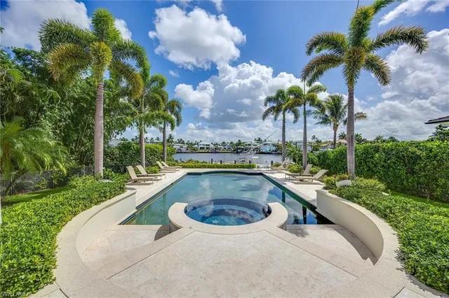 $15,850,000 | 221 Aqua Court, Naples, FL 34102