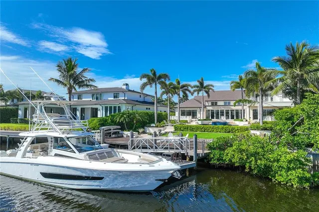 $15,850,000 | 221 Aqua Court, Naples, FL 34102