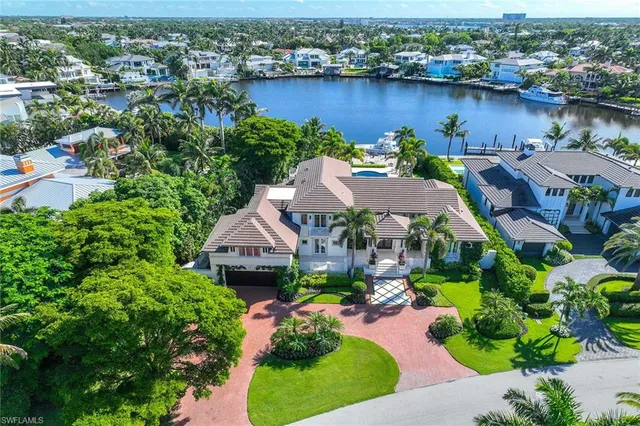 $15,850,000 | 221 Aqua Court, Naples, FL 34102