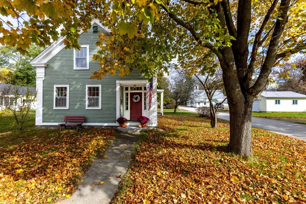 $369,000 | 48 Cross Street, Newbury, VT 05051