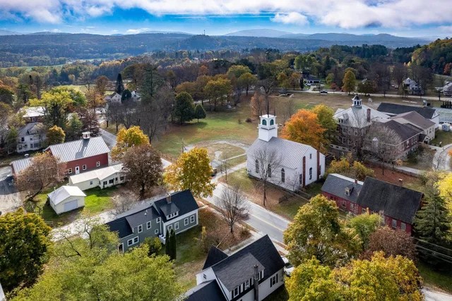 $369,000 | 48 Cross Street, Newbury, VT 05051