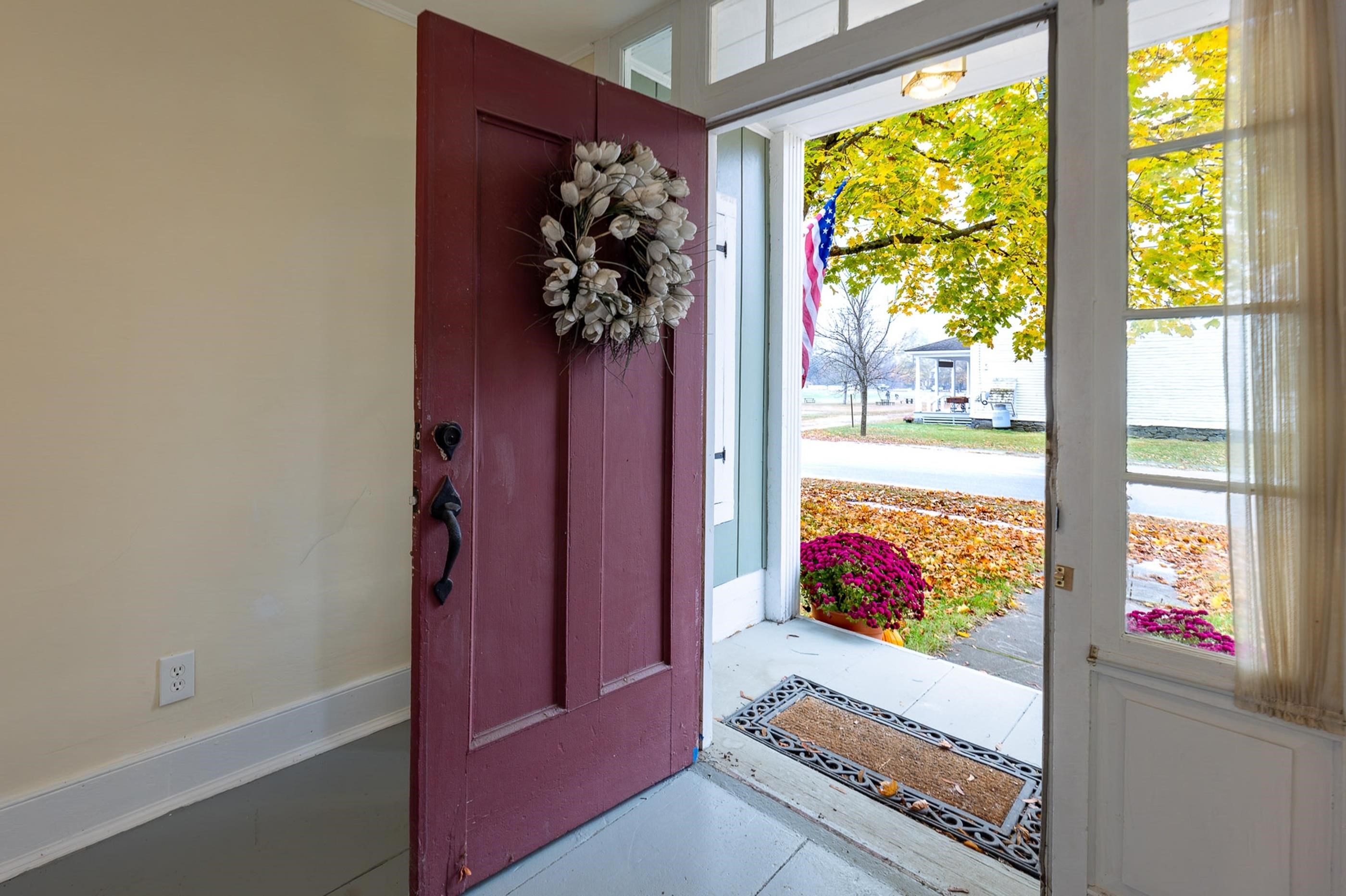 48 Cross Street Newbury, VT 05051 - Photo 4 of 36