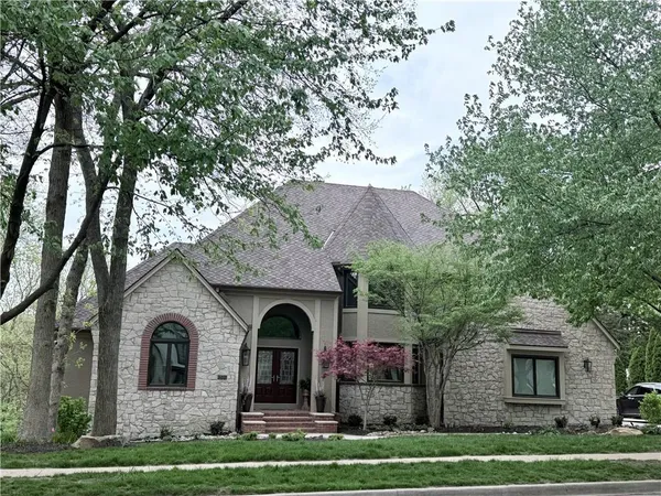 $1,200,000 | 1305 Northwest 43 Terrace, Kansas City, MO 64116