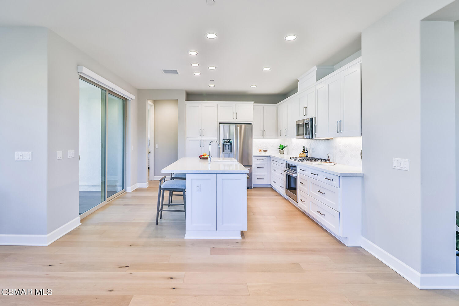 2498 Cherry Tree Drive Camarillo, CA 93012 - Photo 13 of 67 dKitchen2