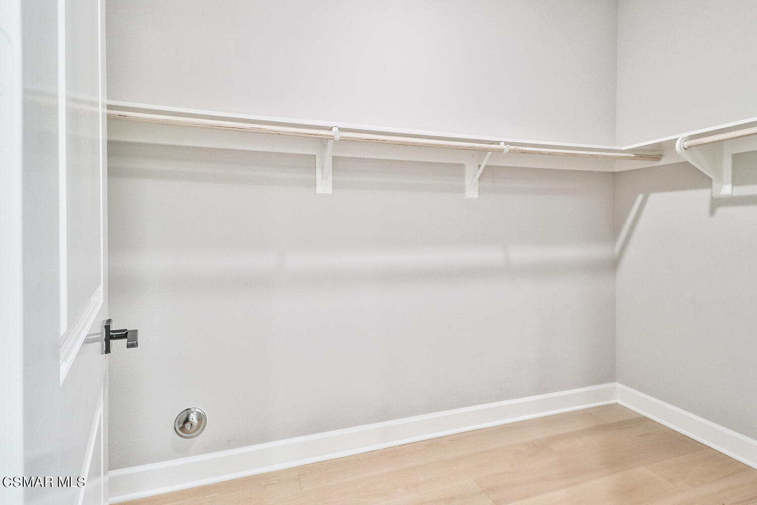 2498 Cherry Tree Drive Camarillo, CA 93012 - Photo 28 of 67 a view of a small space