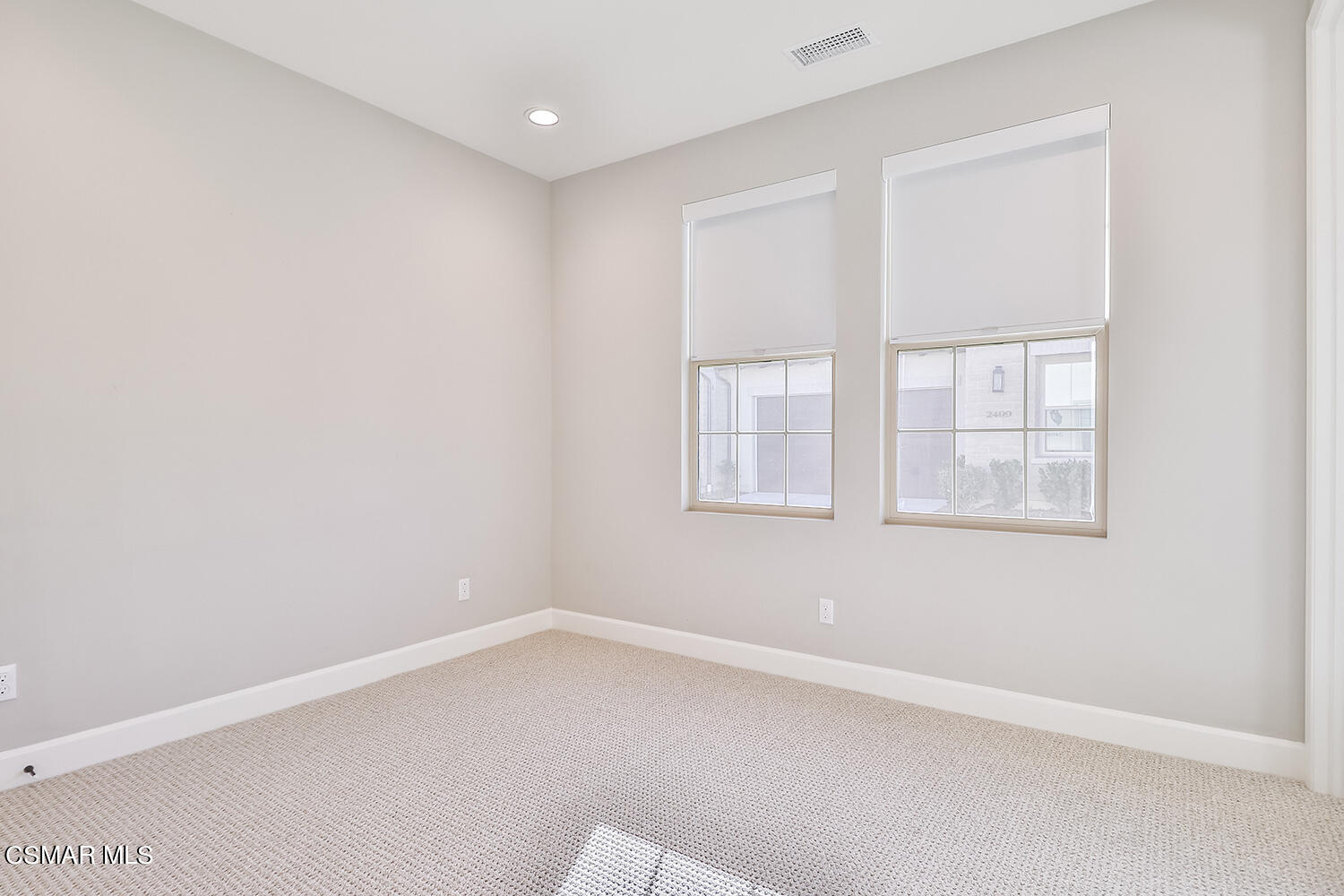 2498 Cherry Tree Drive Camarillo, CA 93012 - Photo 37 of 67 iBedroom2 Ensuite2