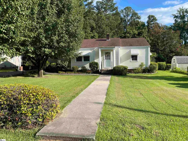 $170,000 | 207 Elm Street, Clinton, SC 29325