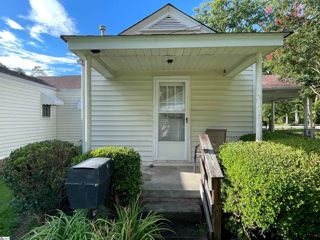 $170,000 | 207 Elm Street, Clinton, SC 29325